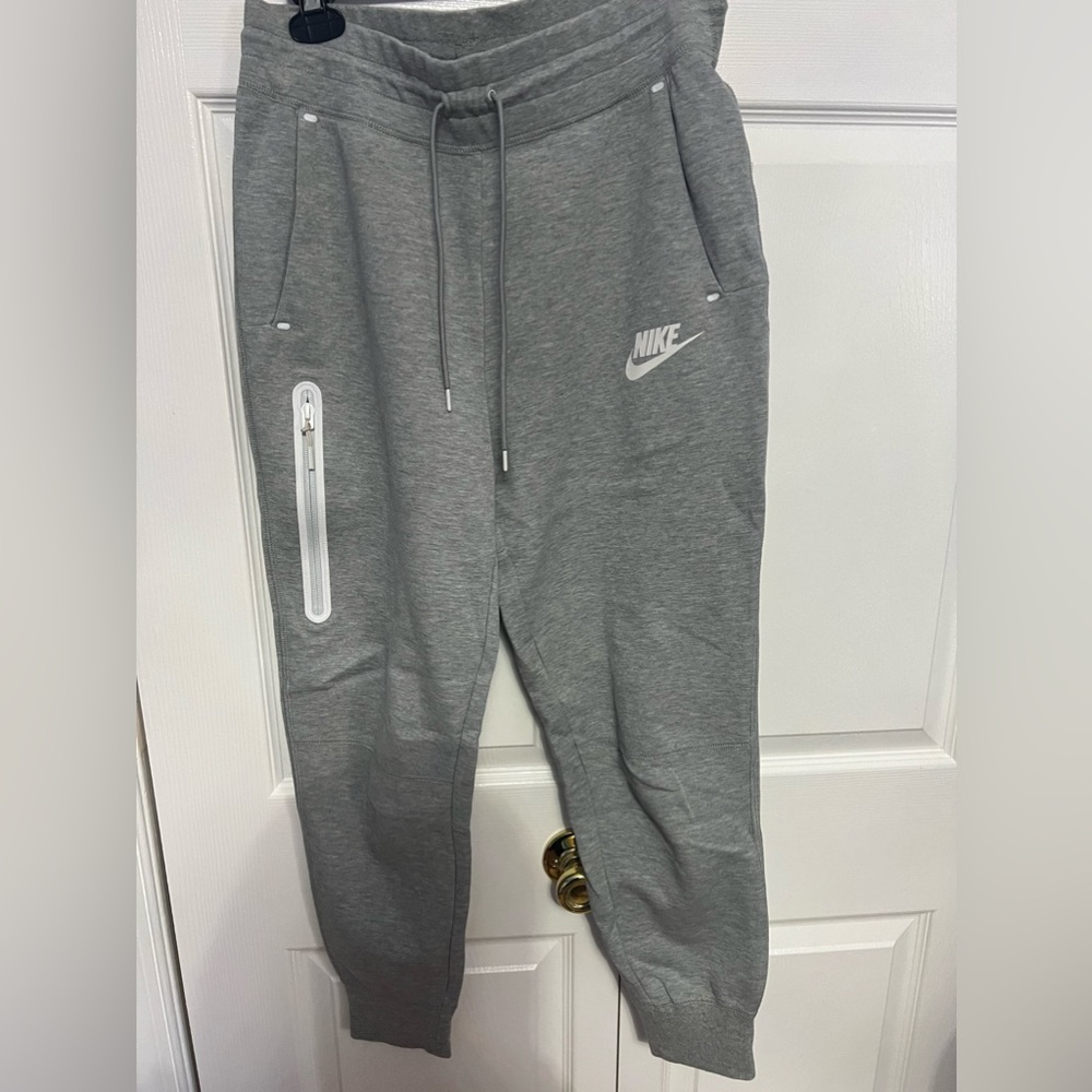 Nike Women's Sportswear Tech Fleece Pants (S)